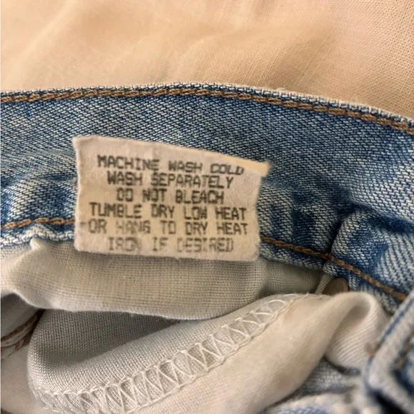 LEI | Vintage floral embroidered shorty denim jean shorts - Picture 9 of 9